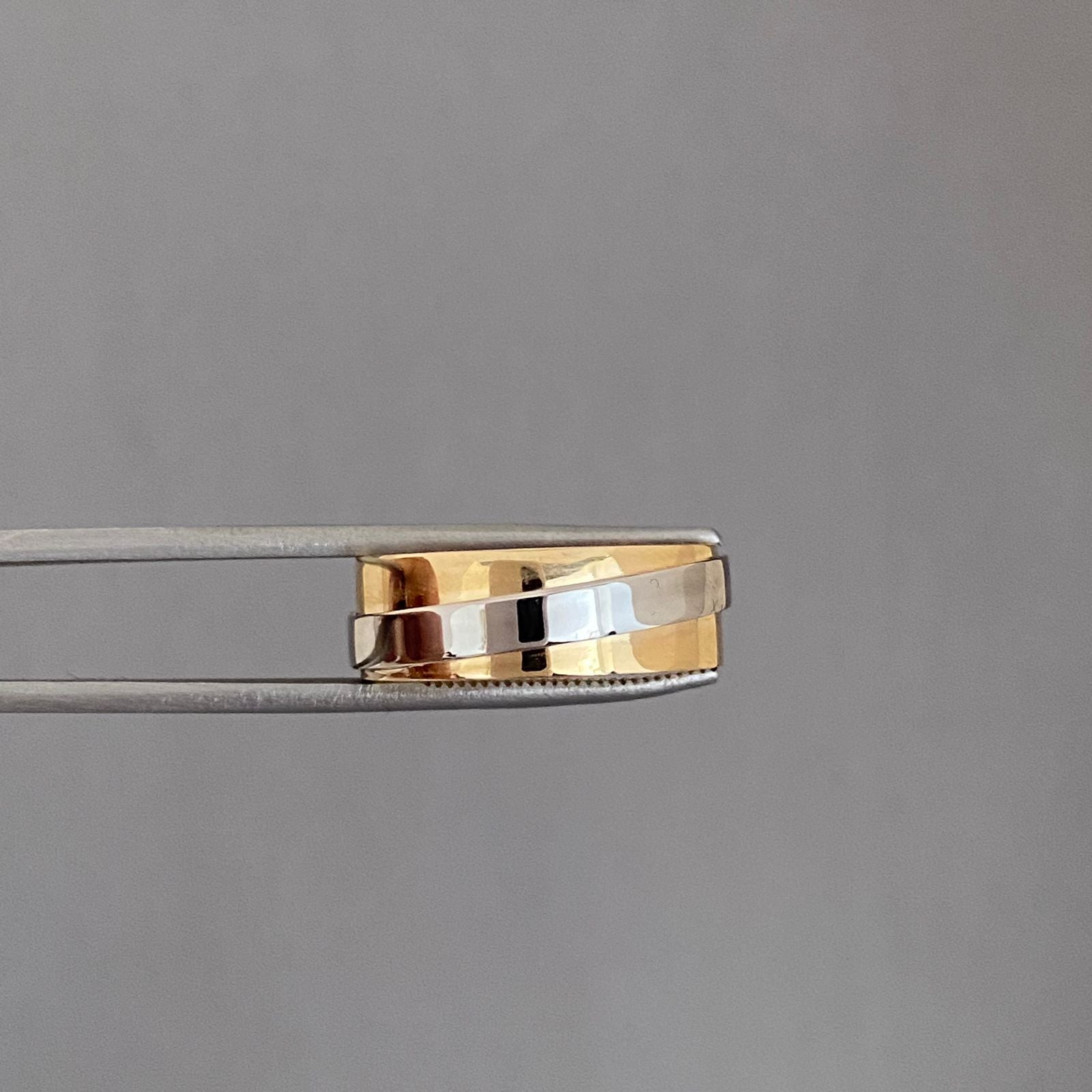Anillo franjas (POR FABRICACION) Tres oros 18k / Talla 9 / 7,0 Gr